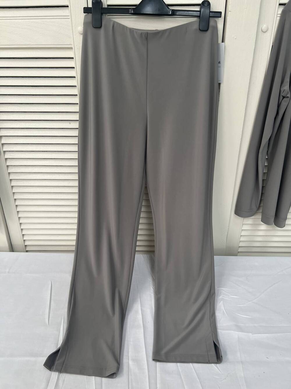 NEW SYMPLI women's narrow midi pant in taupe